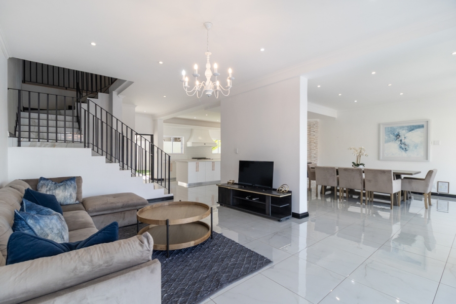 6 Bedroom Property for Sale in Eagles Landing North West